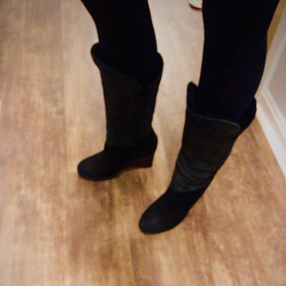❤️💯 original Ugg black suede wedge boots - Picture 4 of 13
